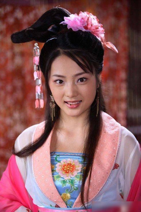 古装美女吃瓜群众视频,揭秘宫廷秘闻