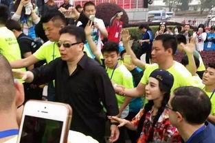 吃瓜群众指的是看客吗,揭秘看客背后的社会现象